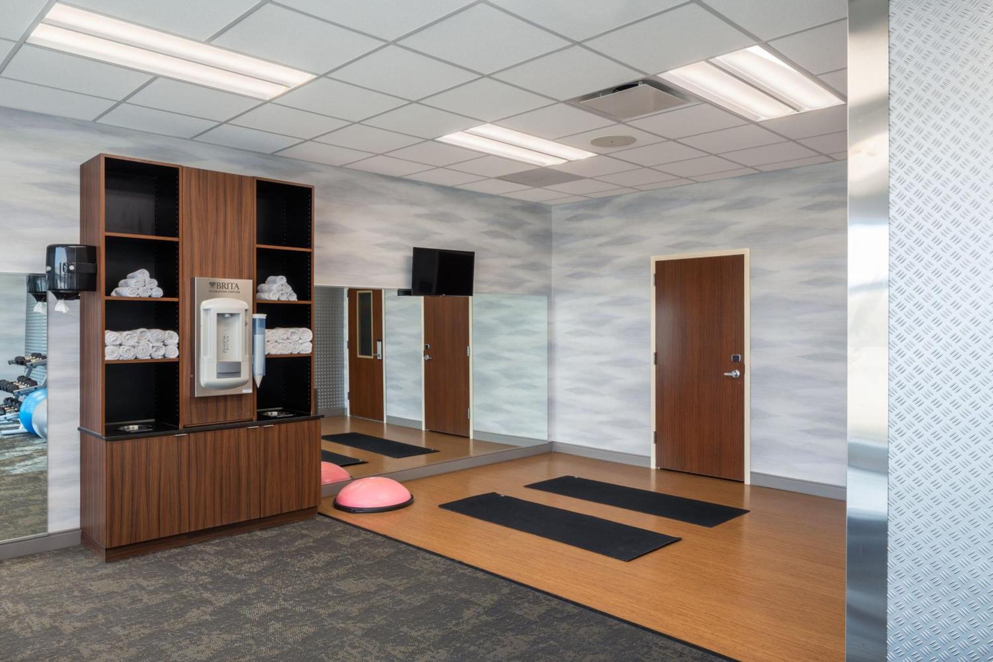 Fairfield & By Marriott Columbus Hotel 3*
