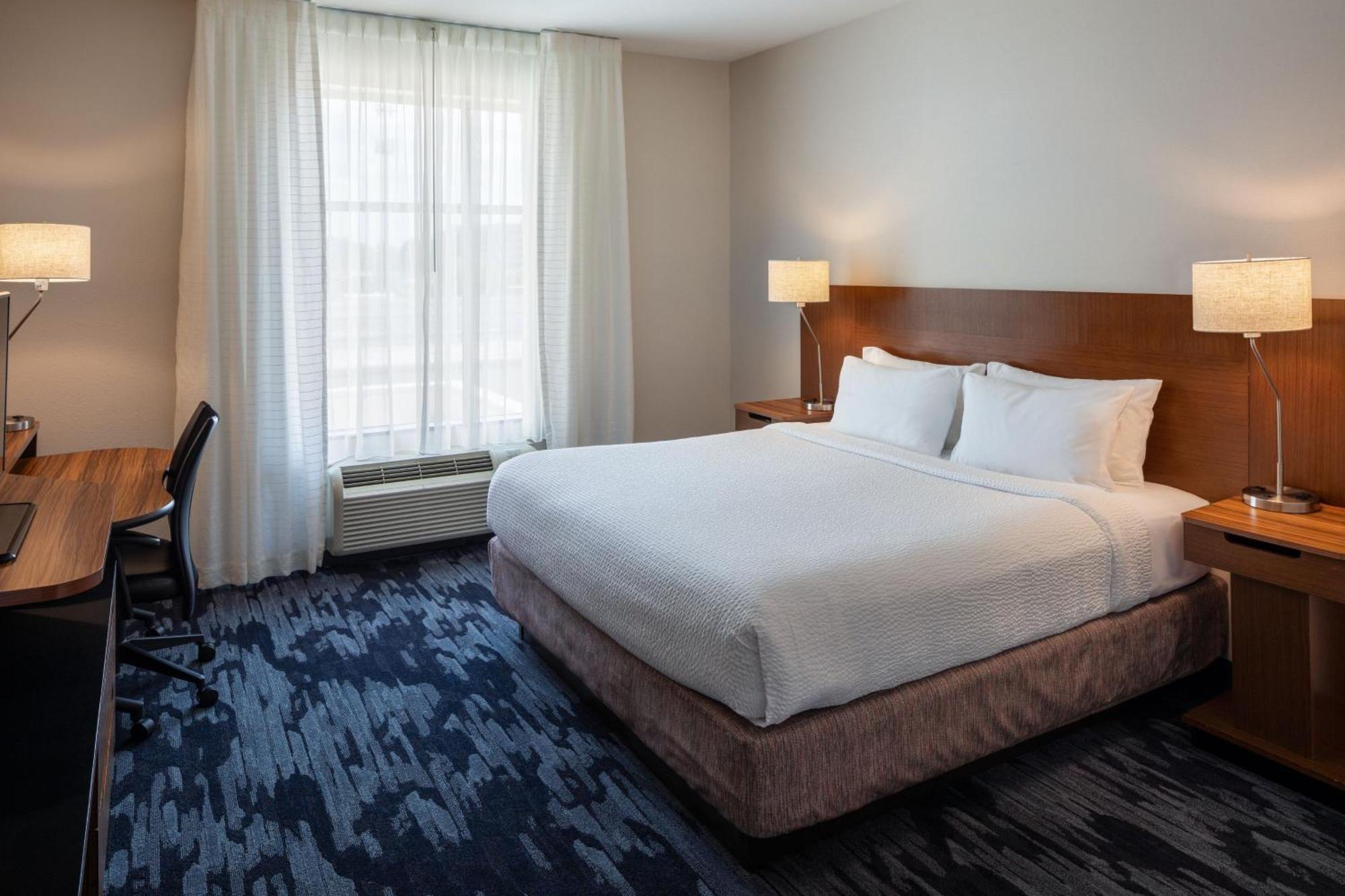 Fairfield & By Marriott Columbus Hotel 3*